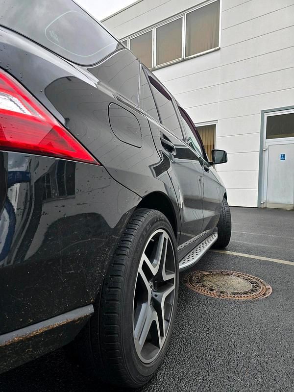 Gebraucht Mercedes ML250 204 PS (150 kW) 2014 Schwarz SUV