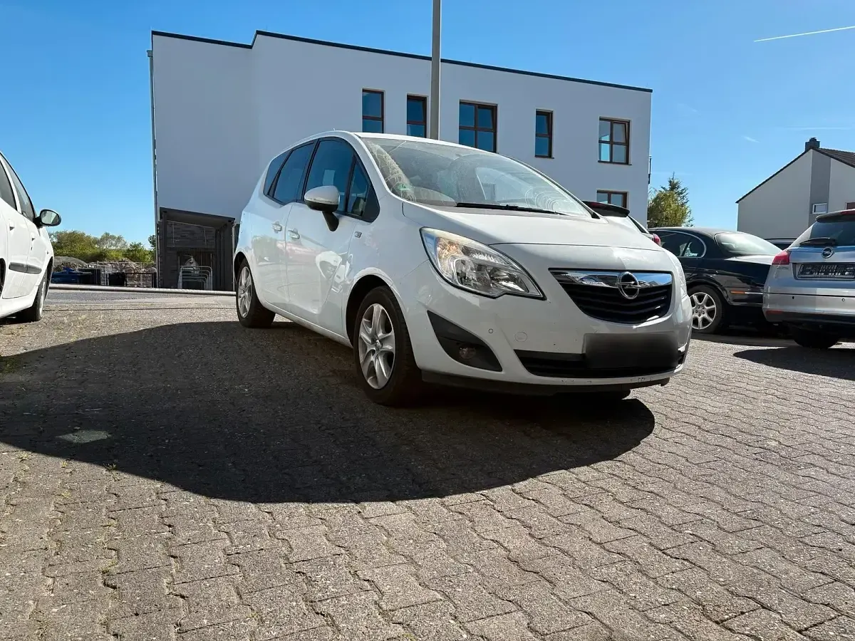 Second-hand Opel Meriva 101 CP (74 kW) 2011 Alb Monovolum