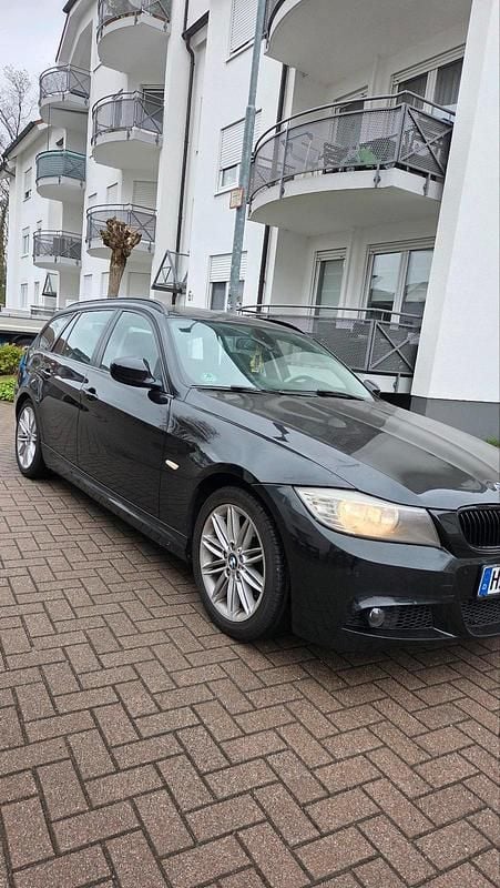 Gebraucht BMW 318 2011 Schwarz Kombi