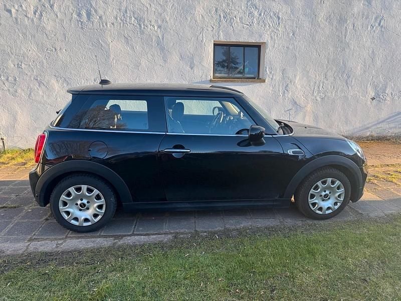 Second-hand Mini ONE 102 CP (75 kW) 2019 Negru Hatchback