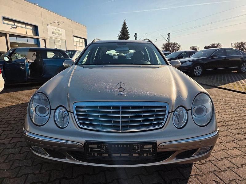 Gebraucht Mercedes E220 150 PS (110 kW) 2003 Beige Kombi