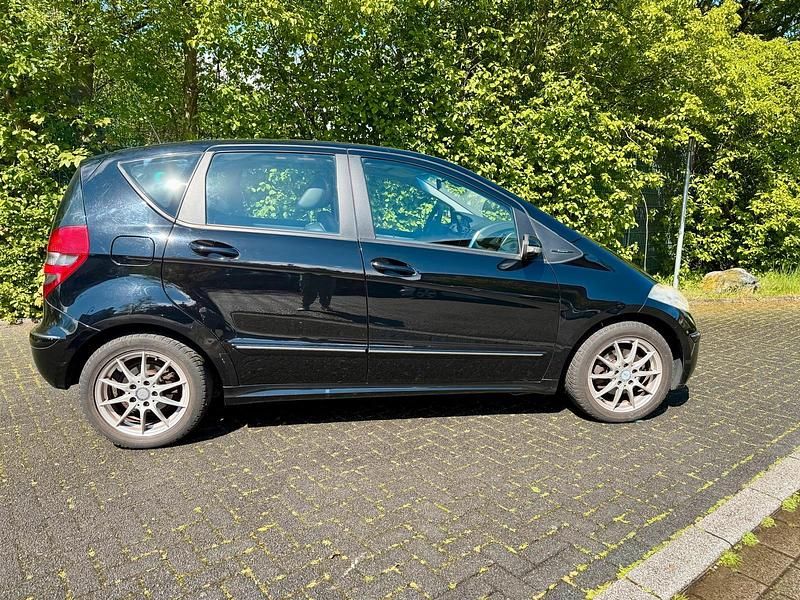 Używany Mercedes A170 116 KM (85 kW) 2005 Czarny Sedan/Limuzyna