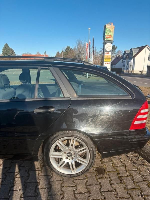 Gebraucht Mercedes C180 143 PS (105 kW) 2003 Schwarz Kombi