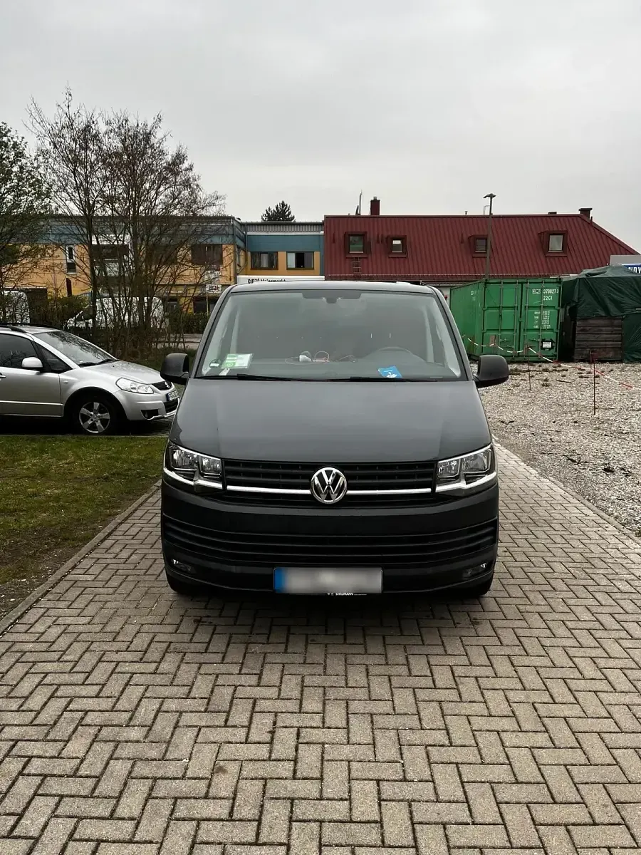Gebraucht VW Transporter 150 PS (110 kW) 2019 Grau Van
