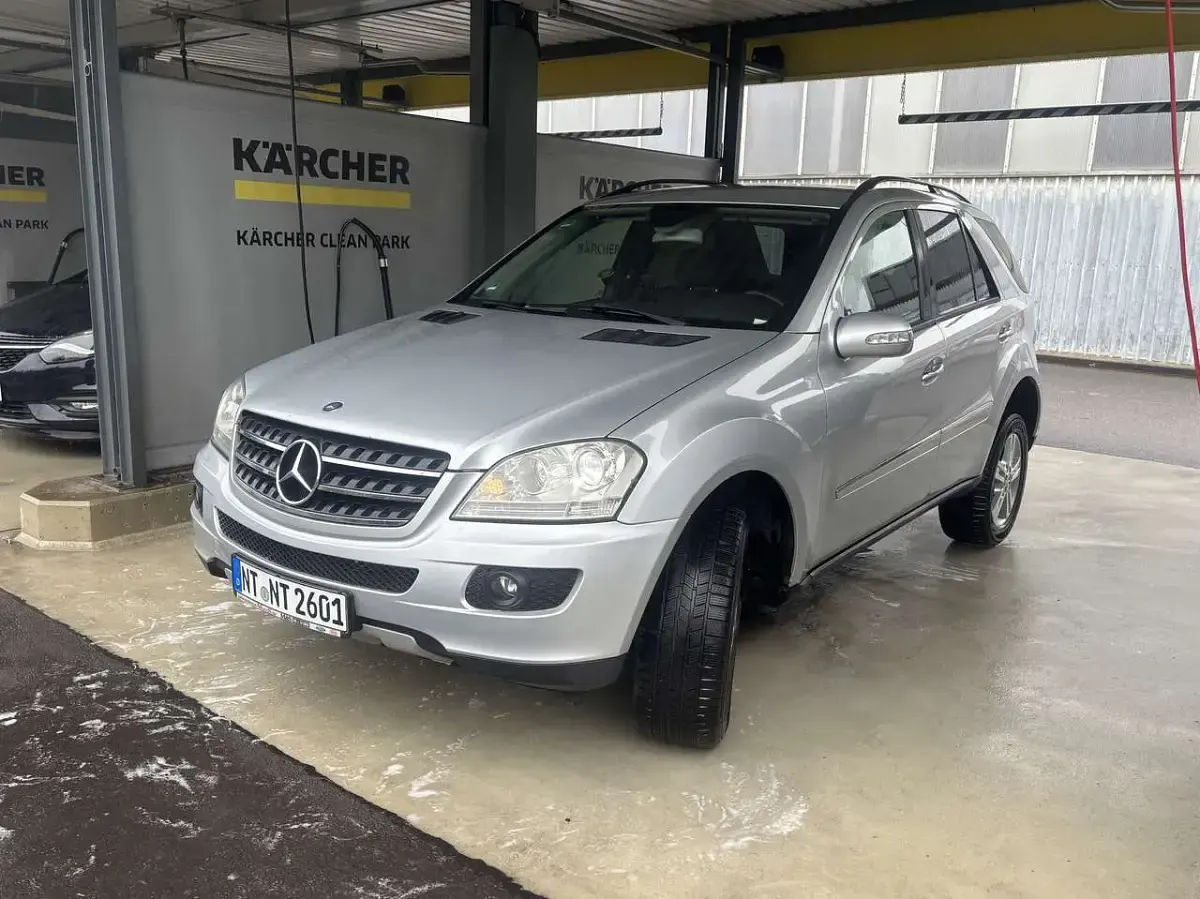 Gebraucht Mercedes ML320 224 PS (164 kW) 2005 Silber SUV