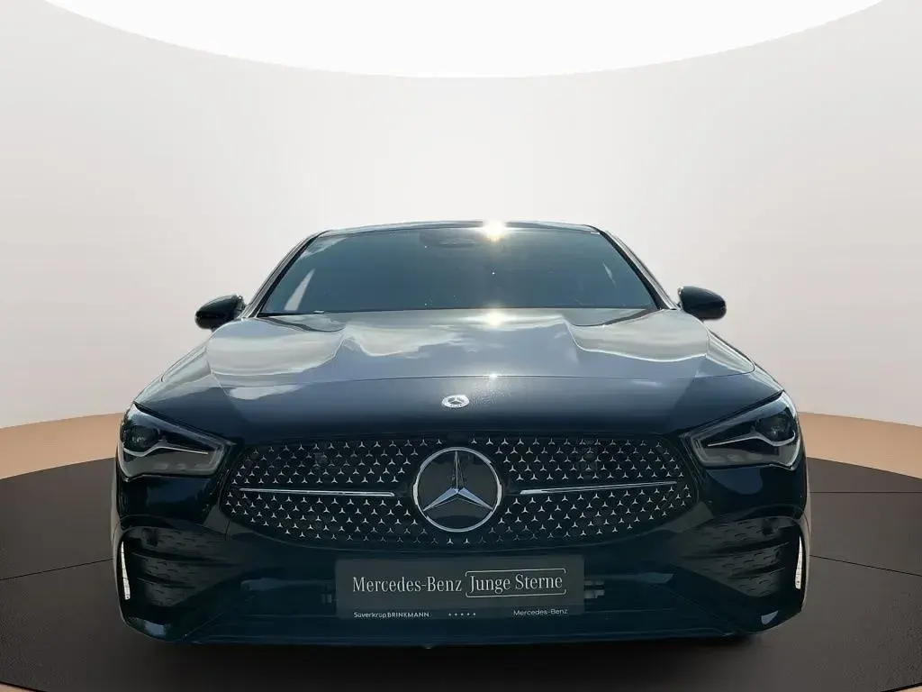 Gebraucht Mercedes CLA220 Premium 190 PS (139 kW) 2025 Schwarz Limousine