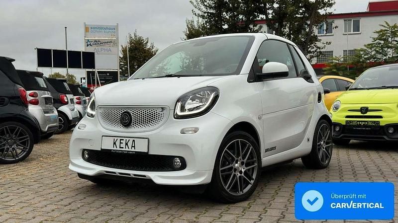 Kristallweiß Gebraucht 2019 Smart ForTwo Cabrio Brabus Cabrio | 32.990 € - Bild 1/4