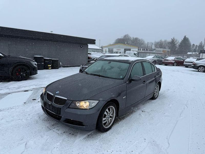 Grau Gebraucht 2006 BMW 325 Limousine | 2.200 € (Guter Preis) - Bild 1/4