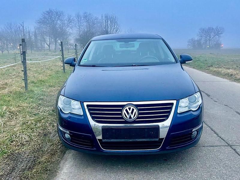Gebraucht VW Passat Highline 140 PS (102 kW) 2006 Blau Limousine