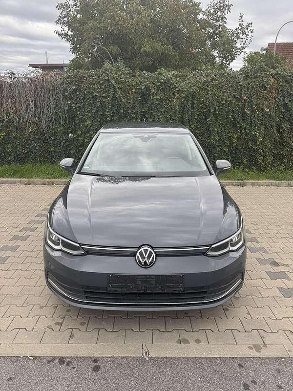 Gebraucht VW Golf VIII Active 116 PS (85 kW) 2021 Grau Limousine