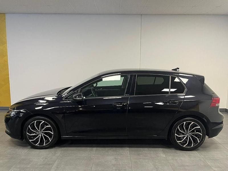 Gebraucht VW Golf VIII Active 150 PS (110 kW) 2022 Schwarz Limousine