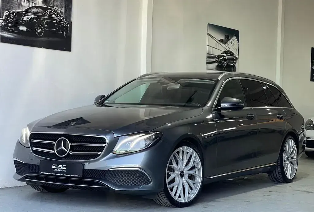 Gebraucht Mercedes E300 Avantgarde 245 PS (180 kW) 2019 Grau Limousine