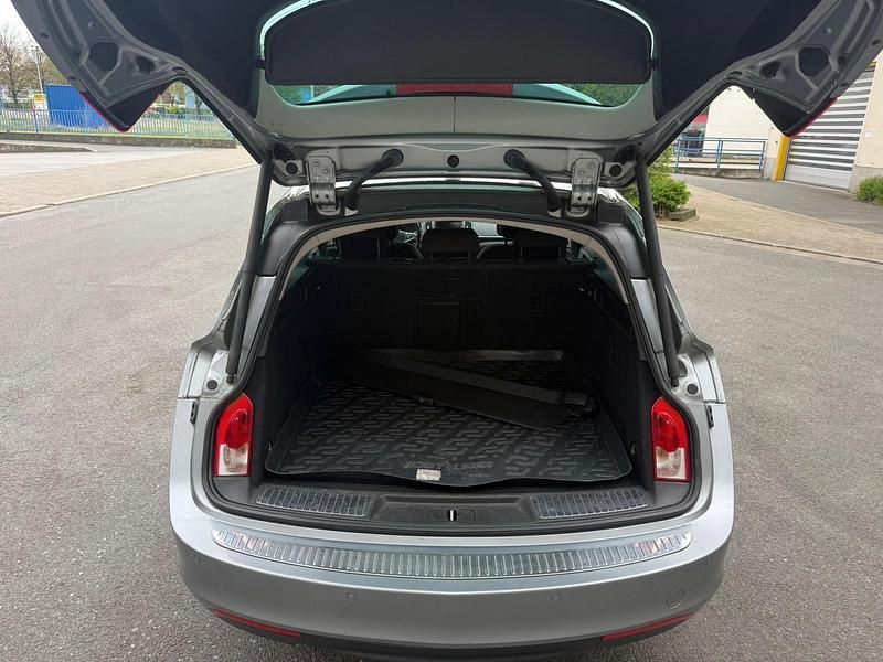 Gebraucht Opel Insignia 160 PS (117 kW) 2014 Grün Limousine