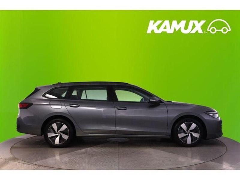 Gebraucht VW Passat 150 PS (110 kW) 2025 Platinum grey Kombi
