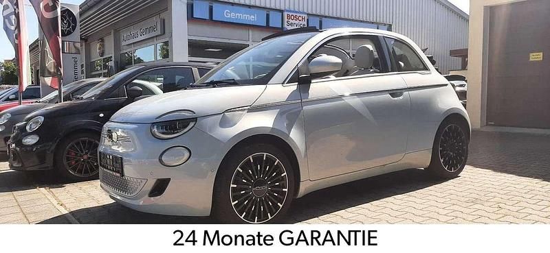 Colore esterno (himmel blau) Gebraucht 2023 Fiat 500e La Prima Cabrio | 28.670 € (Teuer) - Bild 1/4