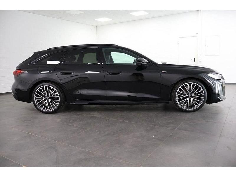 Gebraucht Audi A5 S-Line 204 PS (150 kW) 2025 Schwarz Kombi