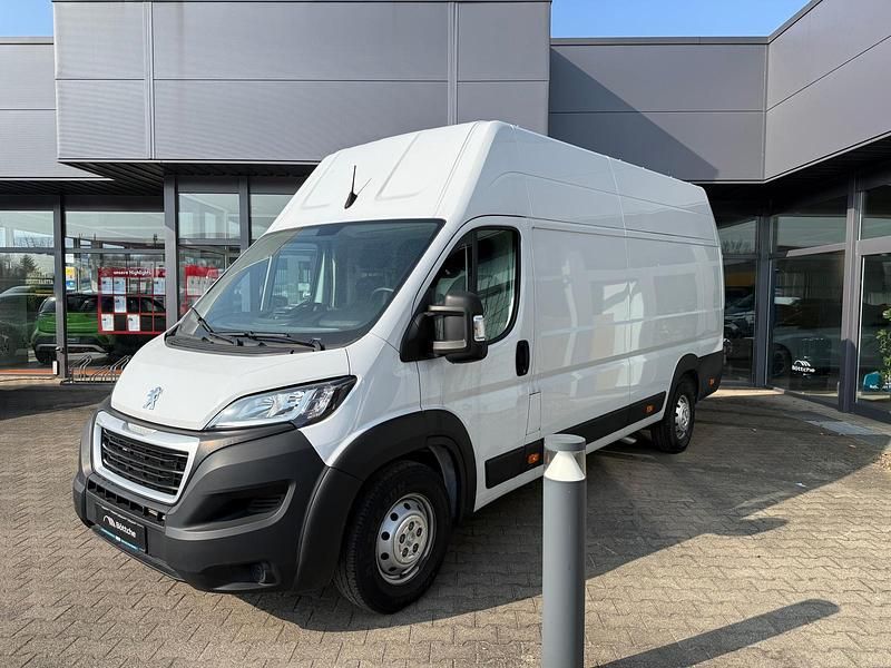 Gebraucht Peugeot Boxer 140 PS (102 kW) 2024 Lackierung weiss icy/deckende lackierung Van