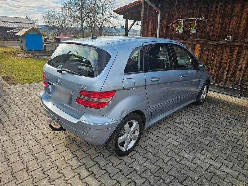 Gebraucht Mercedes B180 109 PS (80 kW) 2006 Blau Van / Kleinbus