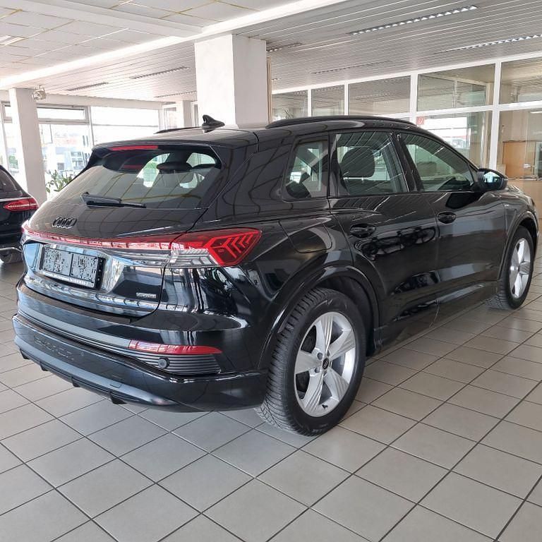 Gebraucht Audi Q4 e-tron Basis 210 kW (286 PS) 2024 Schwarz SUV