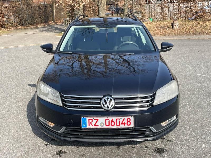 Gebraucht VW Passat Trendline 122 PS (89 kW) 2011 Schwarz Kombi