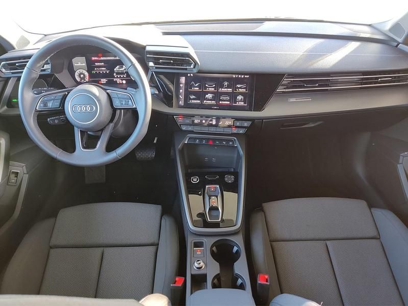 Second-hand Audi A3 Advanced 150 CP (110 kW) 2024 Negru Berlinǎ