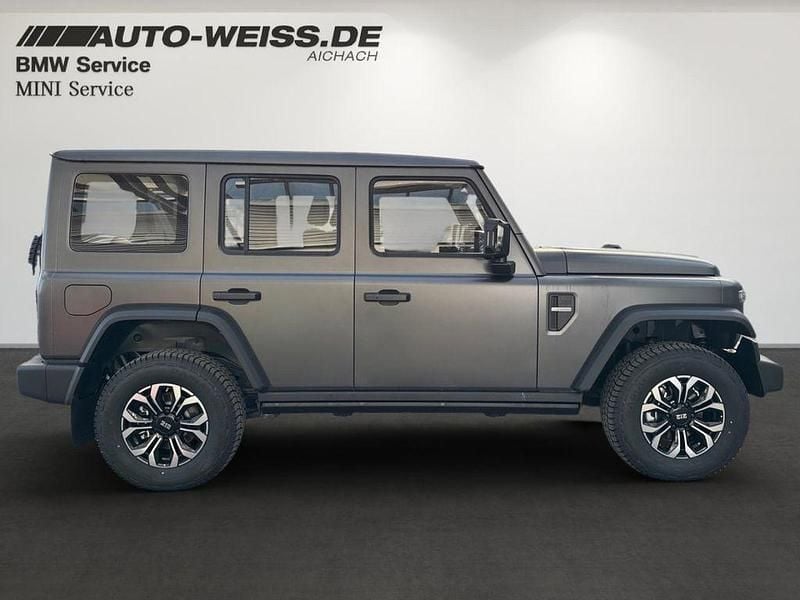 Neu BAW 212 166 PS (122 kW) 2026 Grau SUV