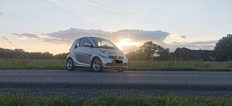 Grau Gebraucht 2013 Smart ForTwo Coupé Pulse Coupé | 4.600 € (Fairer Preis) - Bild 1/4
