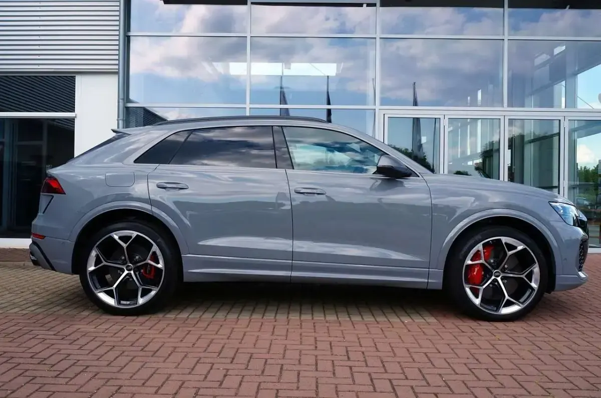 Neu Audi RS Q8 Advanced 640 PS (470 kW) 2025 Grau SUV