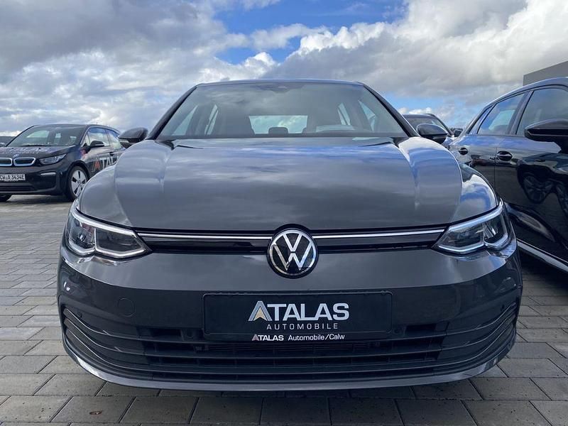 Gebraucht VW Golf VIII Life 150 PS (110 kW) 2023 Grau Limousine
