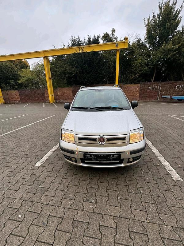 Silber Gebraucht 2012 Fiat Panda Kleinwagen | 2.500 € (Superpreis) - Bild 1/4