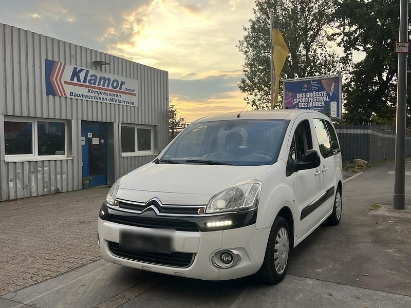 Weiß Gebraucht 2013 Citroën Berlingo Van / Kleinbus | 2.999 € (Fairer Preis) - Bild 1/4