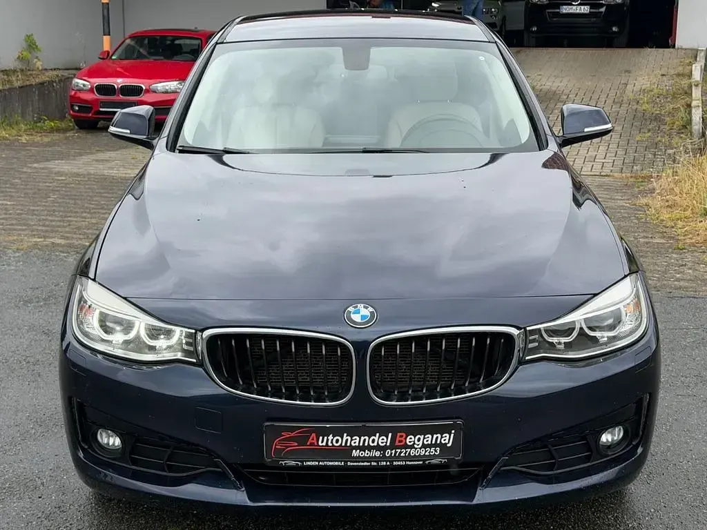 Gebraucht BMW 318 Sport Line 150 PS (110 kW) 2015 Blau Limousine