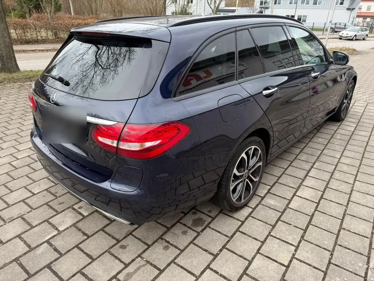 Gebraucht Mercedes C350e 279 PS (205 kW) 2017 Blau Limousine