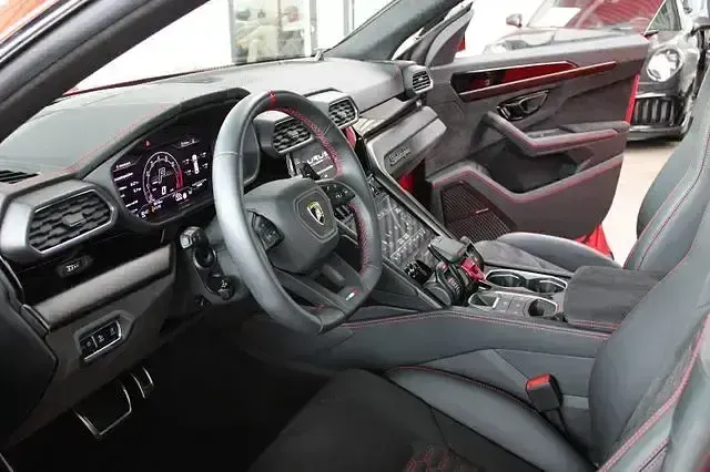 Gebraucht Lamborghini Urus 666 PS (489 kW) 2023 Rot SUV
