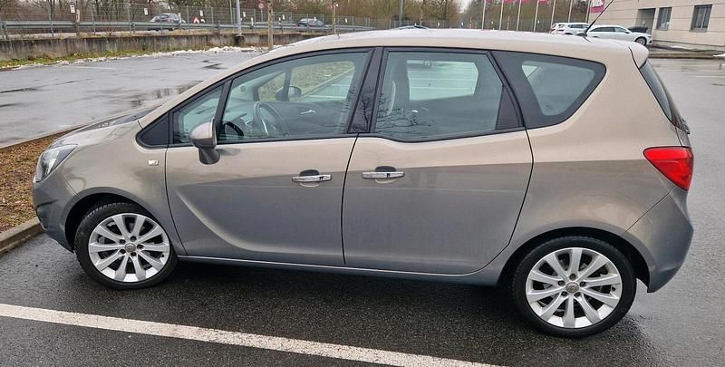 Gebraucht Opel Meriva 120 PS (88 kW) 2011 Van / Kleinbus