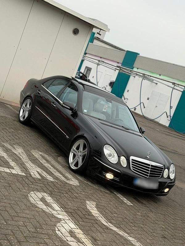 Second-hand Mercedes E320 224 CP (164 kW) 2007 Negru Berlinǎ