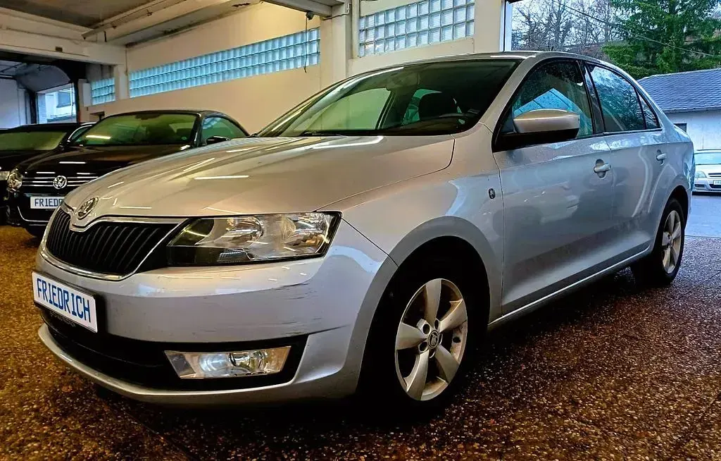 Gebraucht Skoda Rapid Ambition 105 PS (77 kW) 2014 Silber Kleinwagen