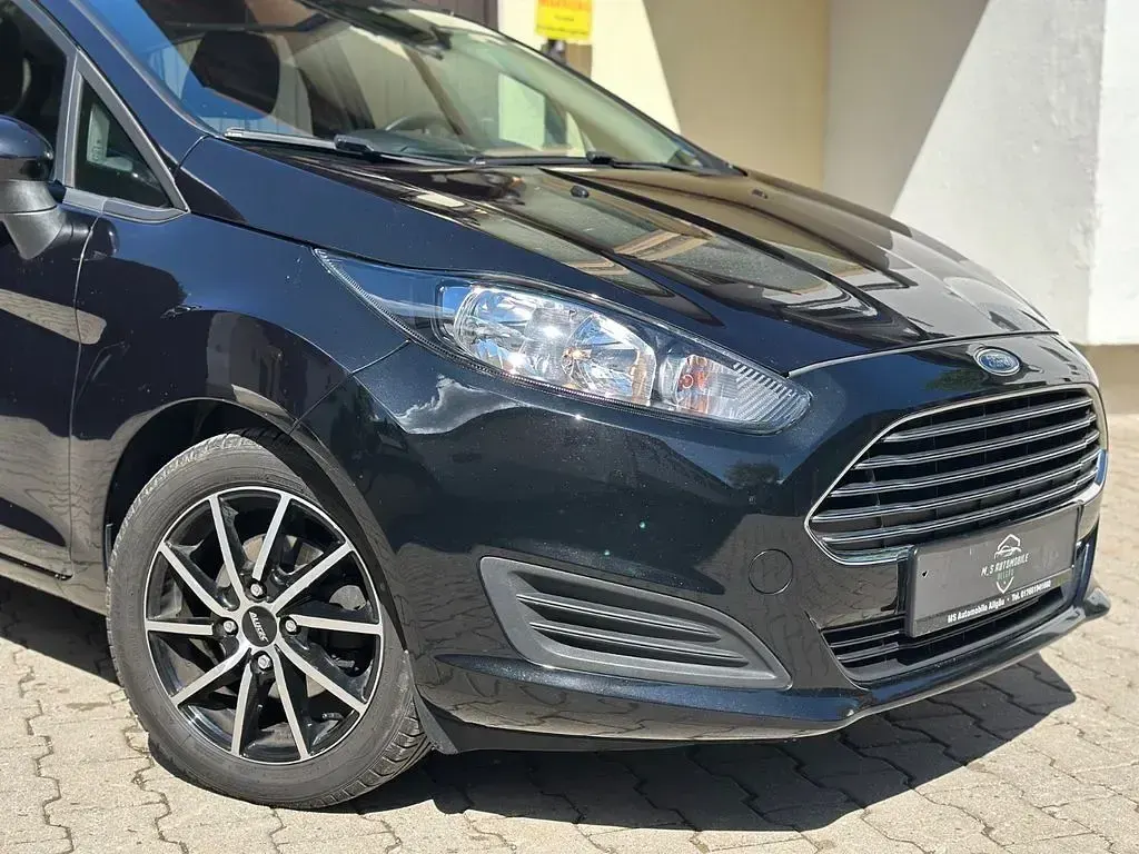 Gebraucht Ford Fiesta Titanium 95 PS (69 kW) 2015 Schwarz Kleinwagen