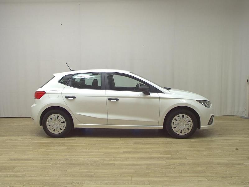 Weiss Gebraucht 2021 Seat Ibiza Reference Limousine | 11.480 € (Superpreis) - Bild 1/4