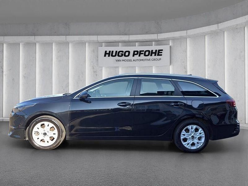 Gebraucht Kia Ceed 120 PS (88 kW) 2023 Schwarz Kleinwagen