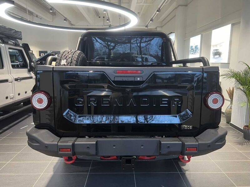 Neu Ineos Grenadier 249 PS (183 kW) 2025 Schwarz SUV