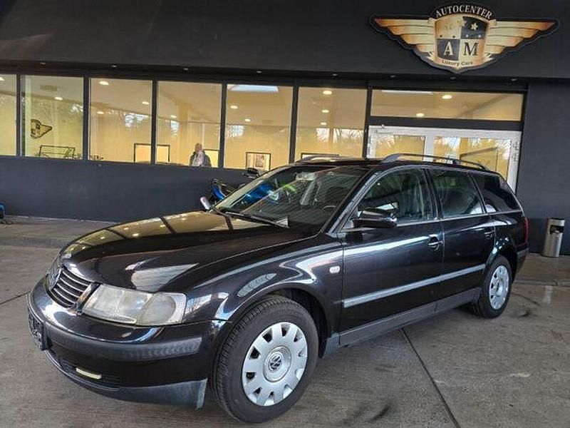 Schwarz Gebraucht 2000 VW Passat Highline Limousine | 1.950 € (Teuer) - Bild 1/4