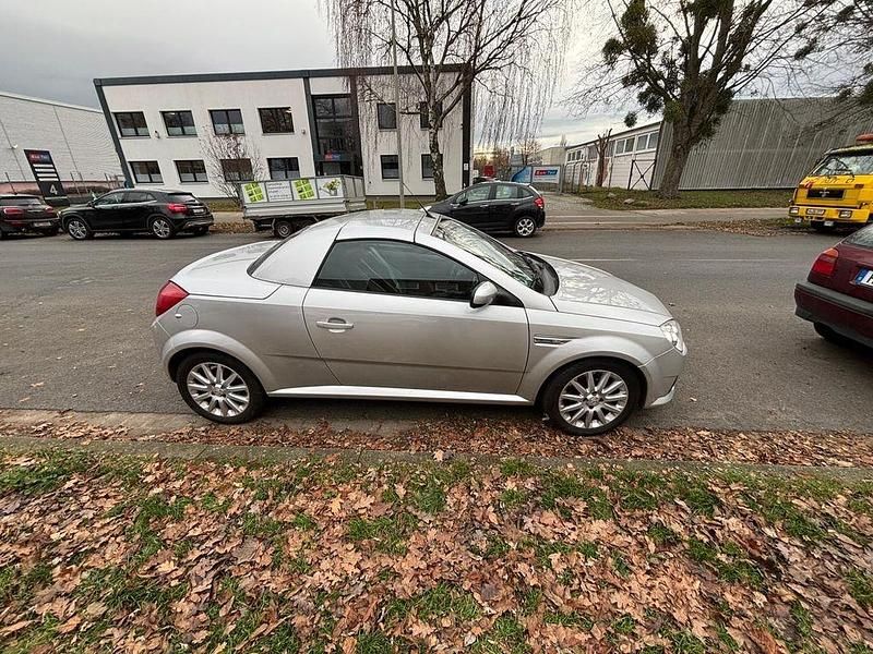 Silber Gebraucht 2009 Opel Tigra Edition Cabrio | 2.250 € (Guter Preis) - Bild 1/4