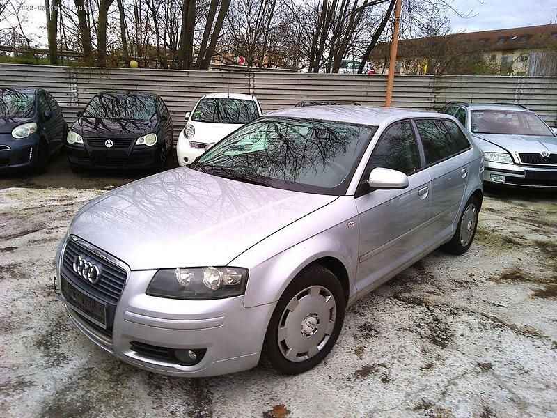 Gebraucht Audi A3 Attraction 102 PS (75 kW) 2008 Silber Kleinwagen
