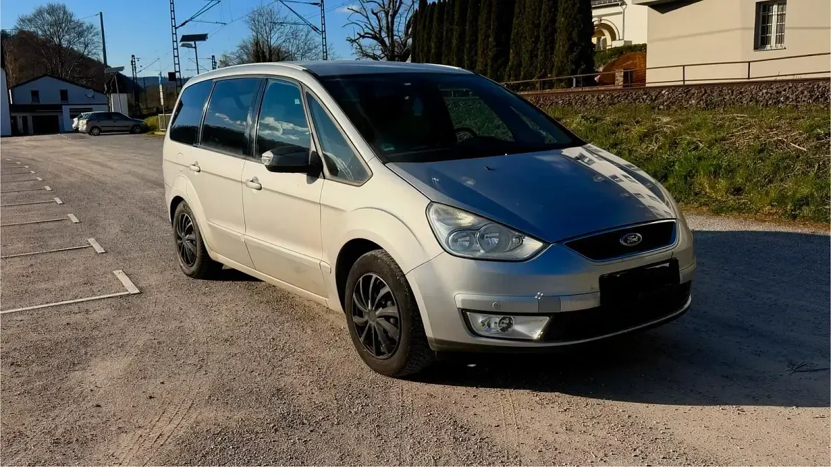 Second-hand Ford Galaxy 140 CP (102 kW) 2006 Argintiu Monovolum