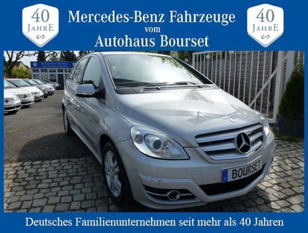 Silber Gebraucht 2009 Mercedes B180 Van / Kleinbus | 9.700 € (Teuer) - Bild 1/4