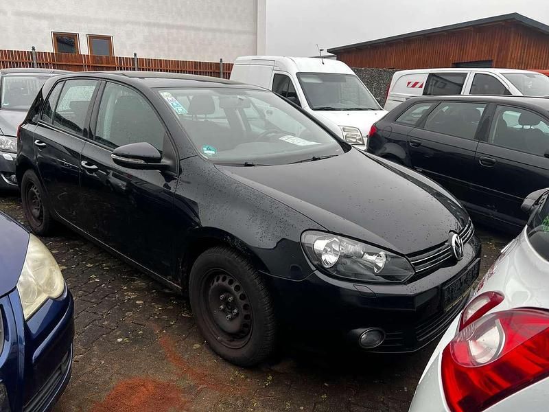 Gebraucht VW Golf VI Comfortline 102 PS (75 kW) 2009 Deep black perleffekt Kleinwagen