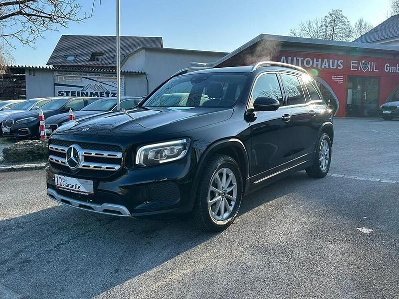 Schwarz Gebraucht 2022 Mercedes GLB220 Style SUV | 33.990 € (Teuer) - Bild 1/4
