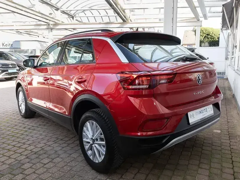 Gebraucht VW T-Roc Life 150 PS (110 kW) 2024 Rot SUV