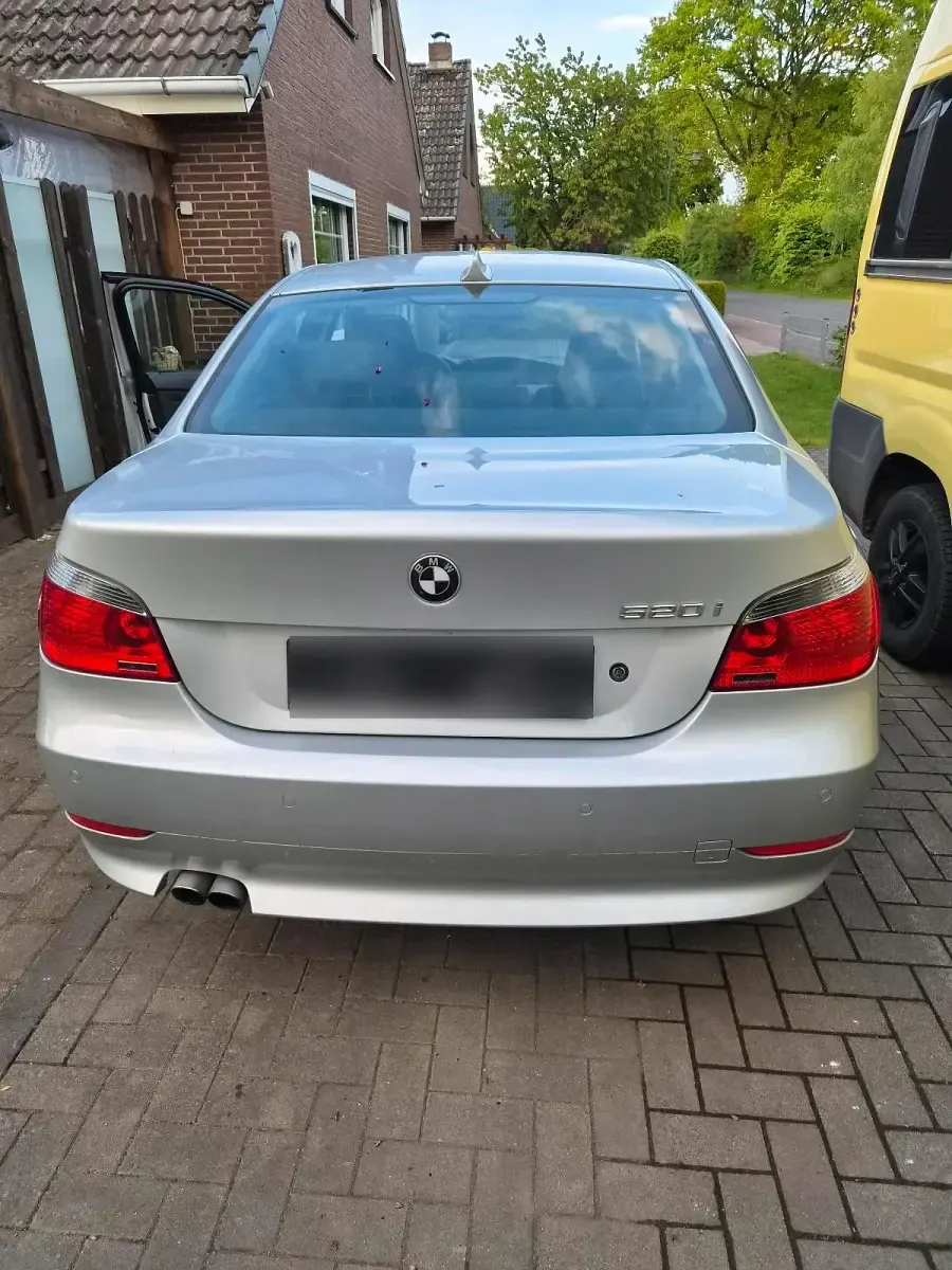Gebraucht BMW 520 170 PS (125 kW) 2004 Silber Limousine